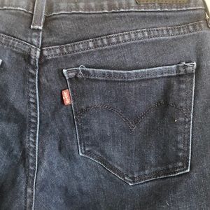Levi's Jeans - Levi’s skinny jeans size 4 (27) Levi's Jeans - Levi’s skinny jeans size 4 (27)